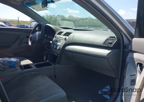 2011 Toyota Camry Le z USA, uszkodzony, nr VIN 4T4BF3EK2BR180937